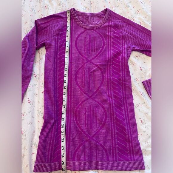 Lululemon Mulberry Purple / Pink Long Sleeve Top with spiral Women’s Size 4 - Picture 6 of 7
